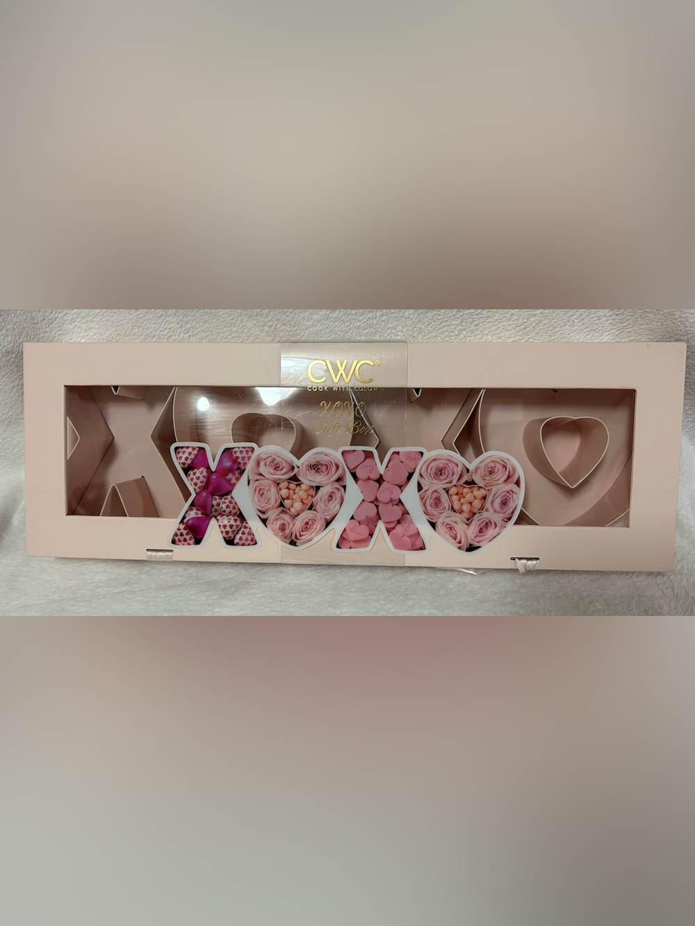 CWC “XOXO” Gift Box with Balloons - Picture 2 of 7
